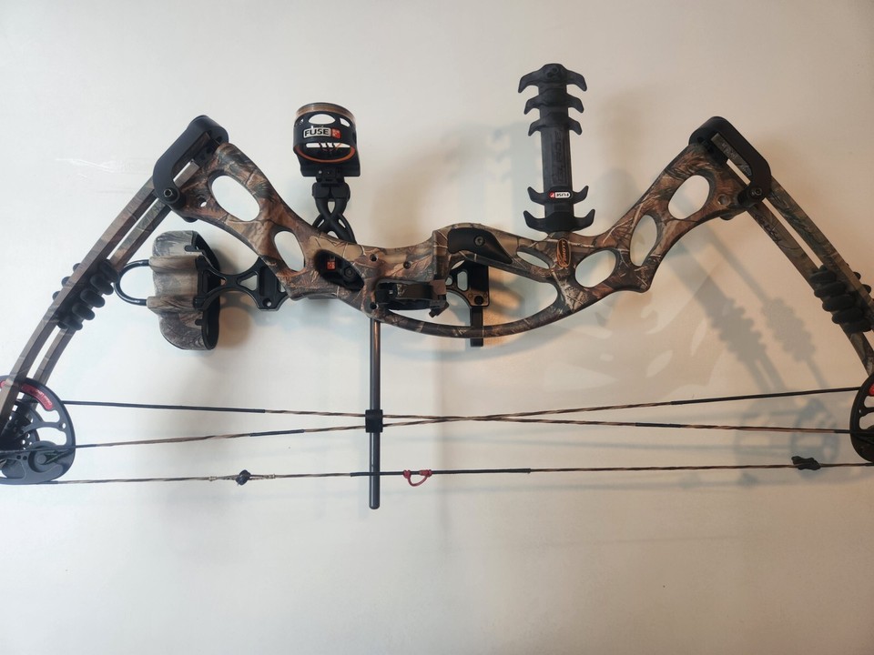 Hoyt Ruckus YZ50 Compound Bow Left Handed Great Condition, 1828 inch