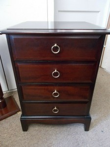 Stag Minstrel 4 Drawer Chest Bedside Cabinet Ebay