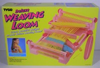 Vintage Tyco Child's Deluxe Weaving Loom (1994) Vintage Tyco Child's Deluxe Weaving Loom (1994)