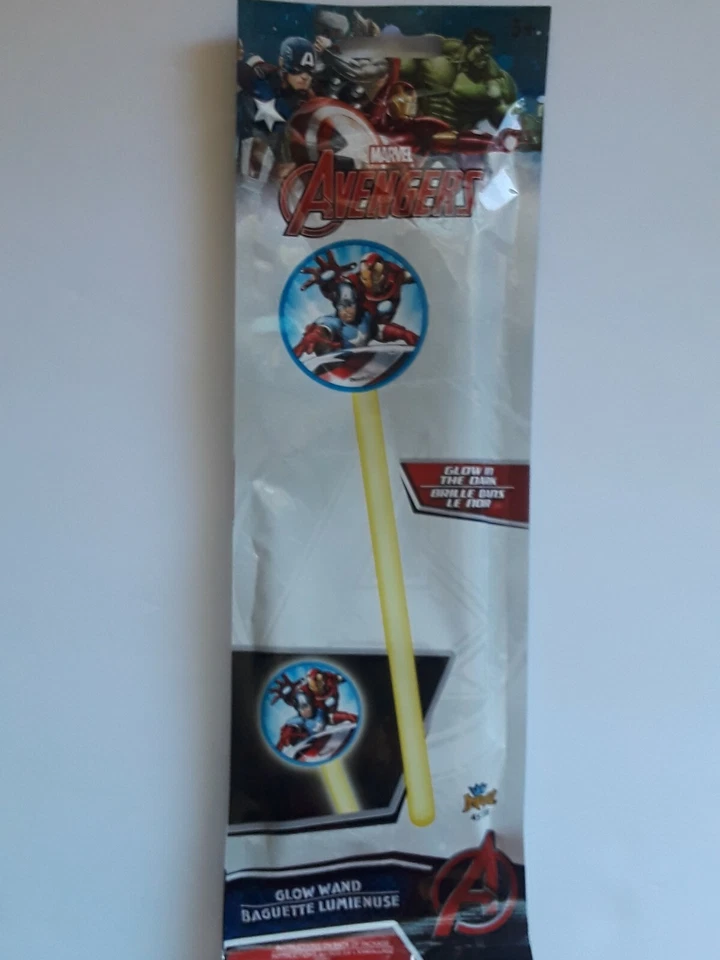 Marvel Avengers 3 Piece Bundle 1 Magic Towel  1 LED Night Light And 1 Glow Wand  - Image 3 of 4