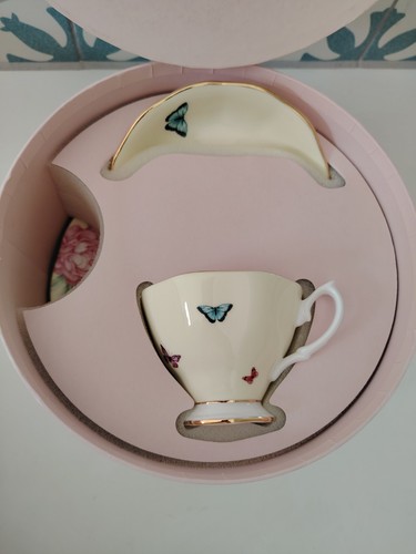 New In Box Royal Albert Joy Miranda Kerr Tea Set Cup Saucer Plate Floral. - Picture 3 of 5