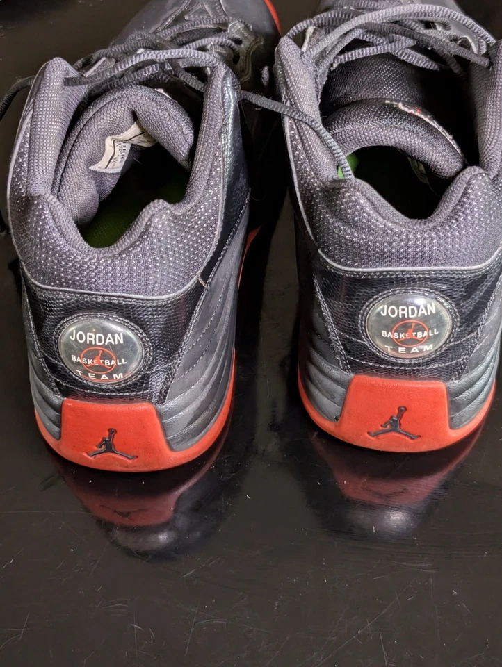 Zapatos de baloncesto Nike Jordan Jumpman Team 1 negros/rojos talla 13 para hombre” Foto 2 de 4