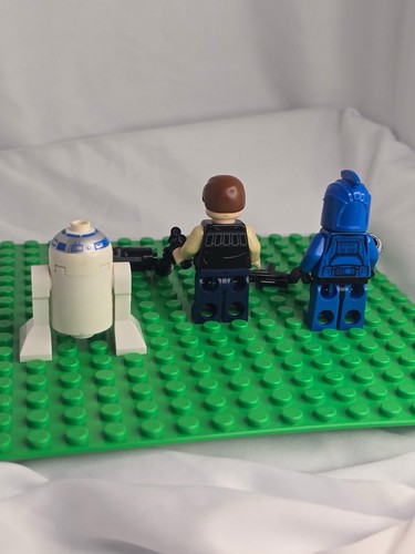 LEGO Hon Solo, Senate Commando, & Astromech Droid Minifigures - Picture 2 of 5