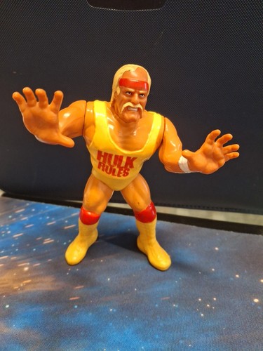 New listingWWF Hulk Hogan 1990 Hasbro Action Figur...