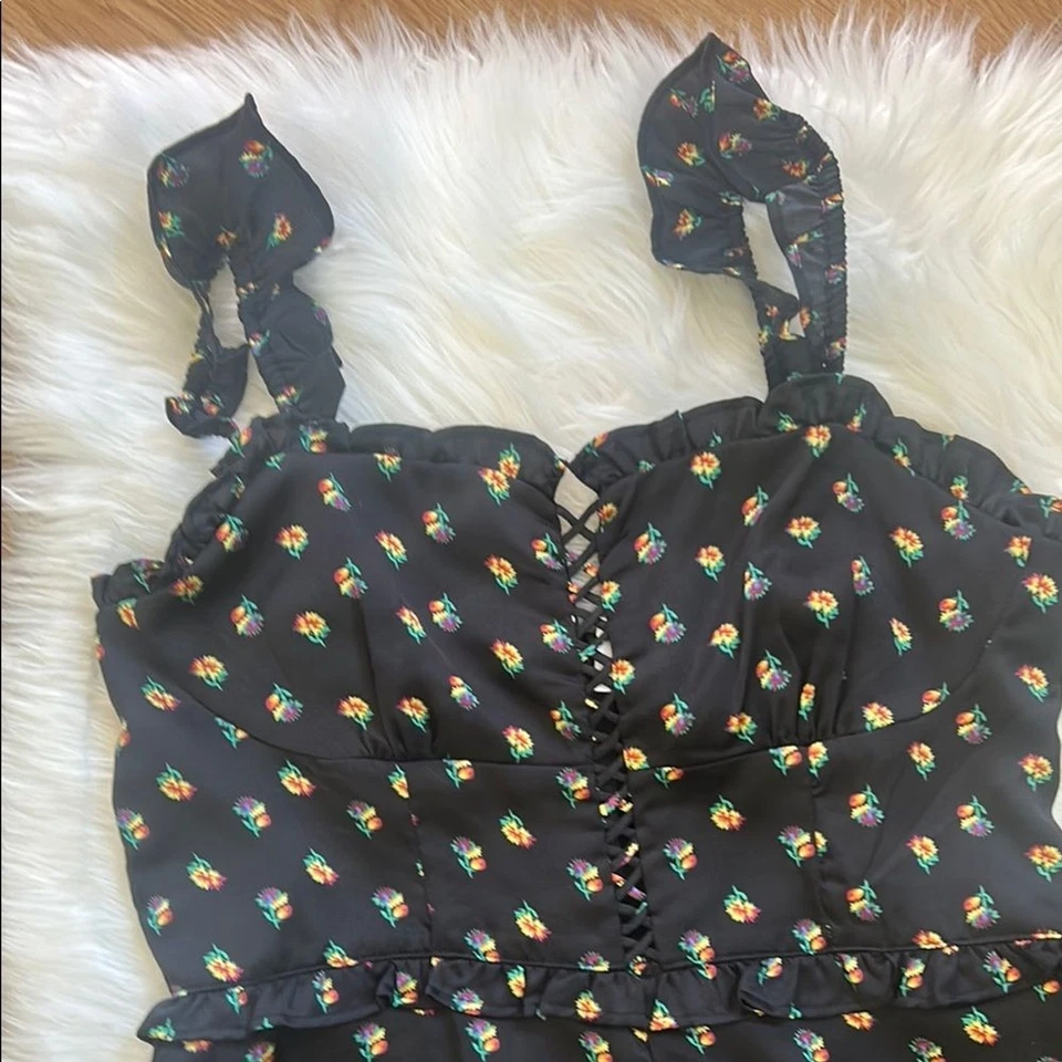 Nuevo con etiquetas Mono Aqua Negro Floral Para Mujer Talla Mediana Pierna Ancha ($78 al por menor) Foto 2 de 4