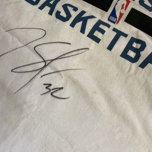 Karl-Anthony Towns Autographed Minnesota Timberwolves Rookie Season T-Shirt – - Picture 4 of 4