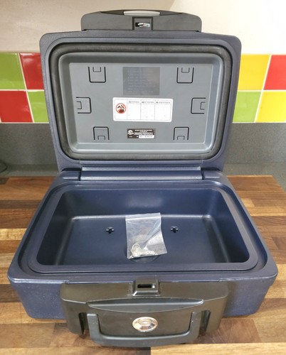 SentrySafe Portable Safe Box with Lock & 2 Keys Dark Blue - Picture 8 of 9