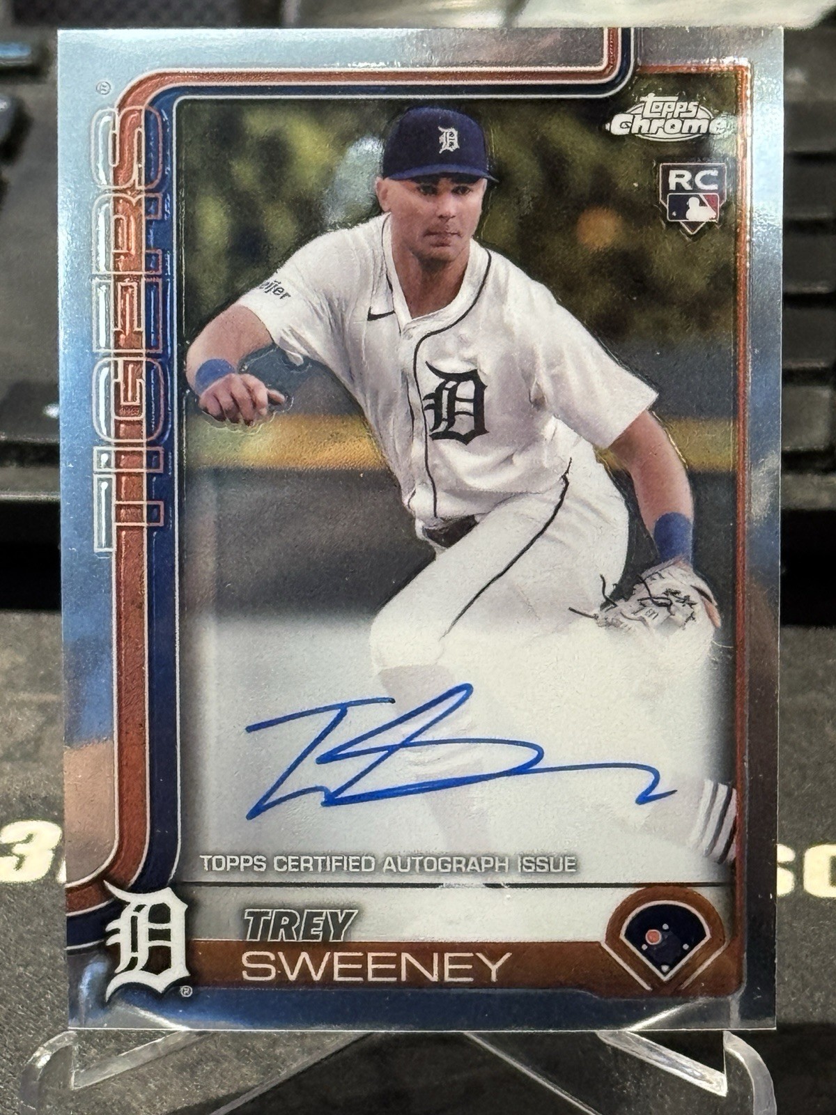 2025 Topps Chrome - Rookie Autographs Trey Sweeney #RA-TS (AU, RC)
