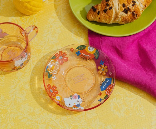 Sanrio Hello Kitty Flowers Glass Teacup and Saucer Set - Picture 5 of 8