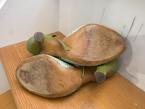 RARO Moschino Barato Y Chic Verde Paja Fruta Cesta Sandalias Tacones Talla 38 1/2 - Imagen 9 de 13