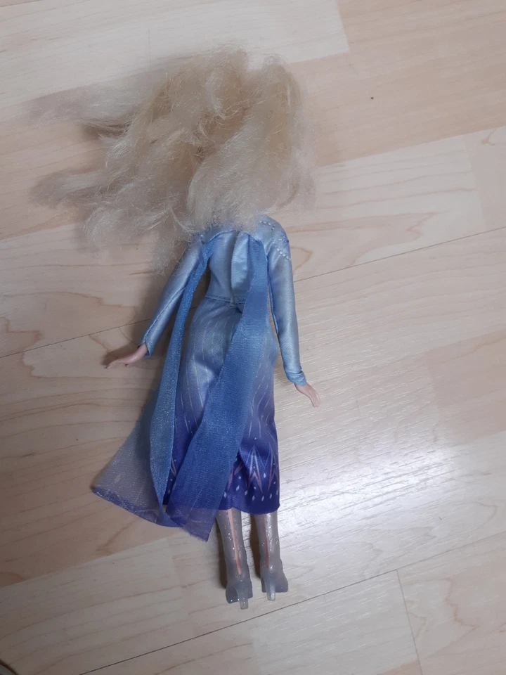 Elsa Barbie-Puppe - Eiskönigin - Schwester von Anna - incl. Kleid und Stiefel - Bild 3 von 4
