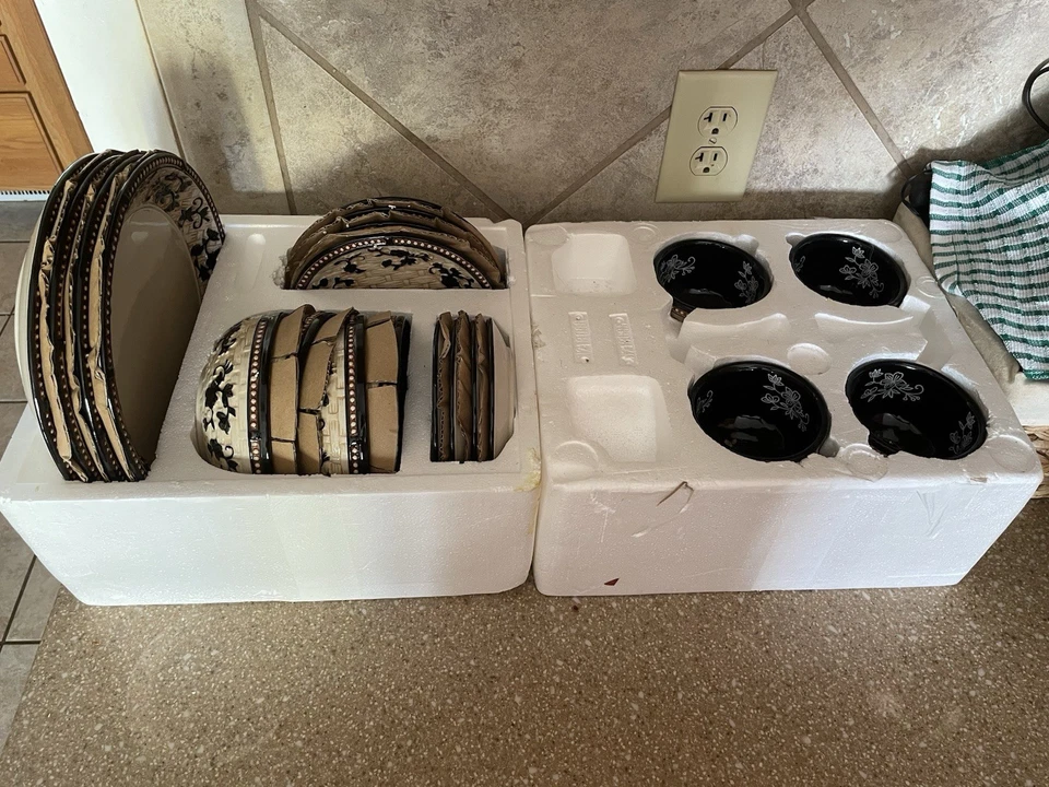 Juego de vajilla Temptations floral encaje negro 20 piezas Foto 2 de 4