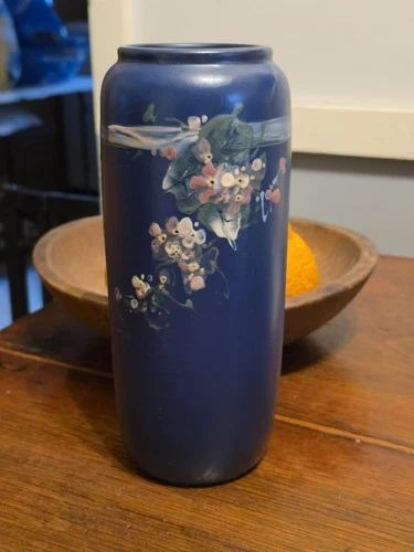 Weller Pottery  9 1/2 Hudson Vase Great Colors FACTORY MINT