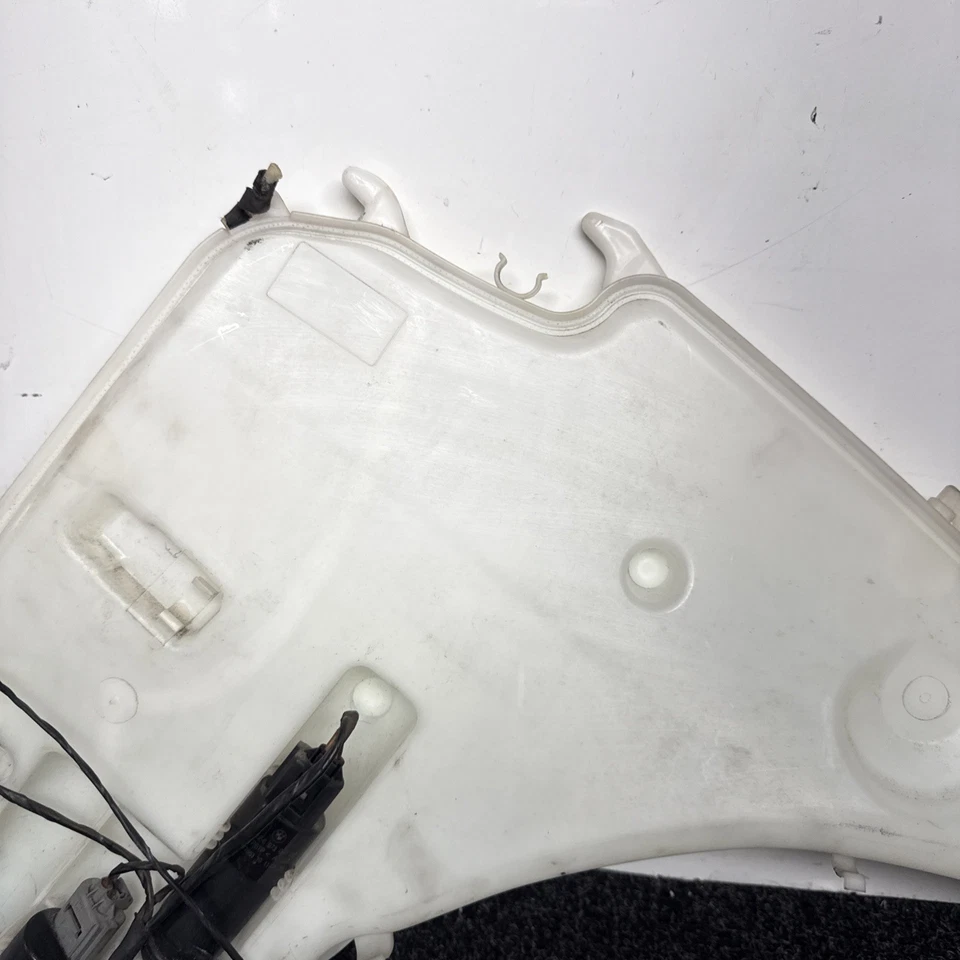 ☑️ 08-13 BMW 128i 135i E82 E88 Windshield Washer Reservoir Tank Coupe Sedan OEM - Image 4 of 4