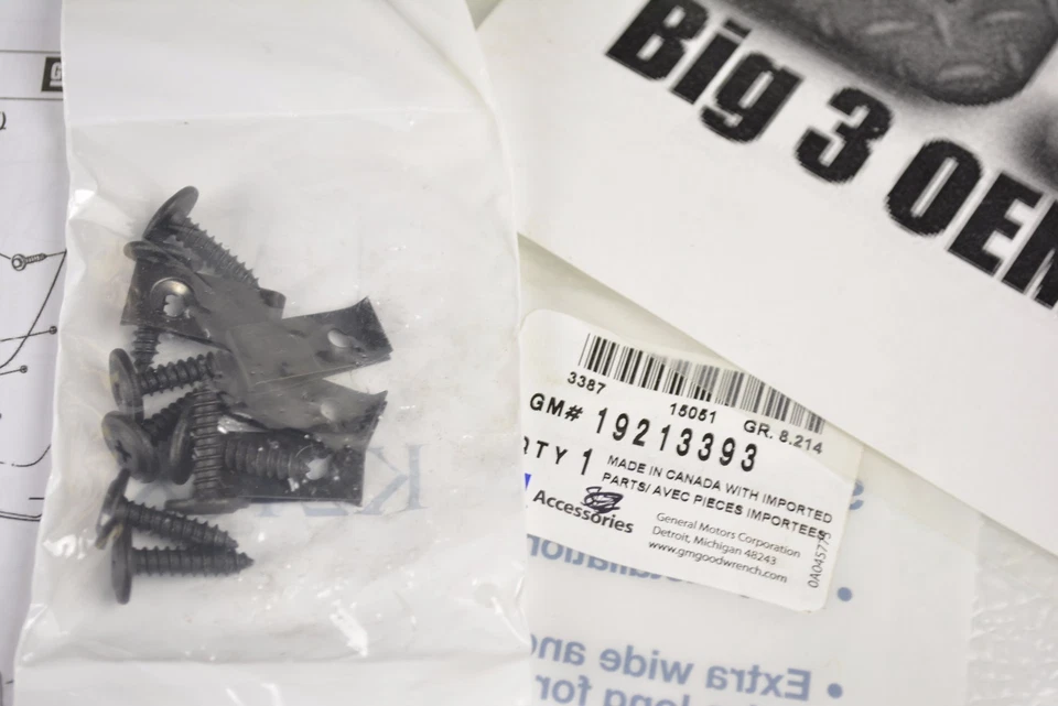 Chevrolet Silverado Avalanche Tahoe FLAPAS DE BARRO delanteras o traseras nuevas OEM Foto 4 de 4