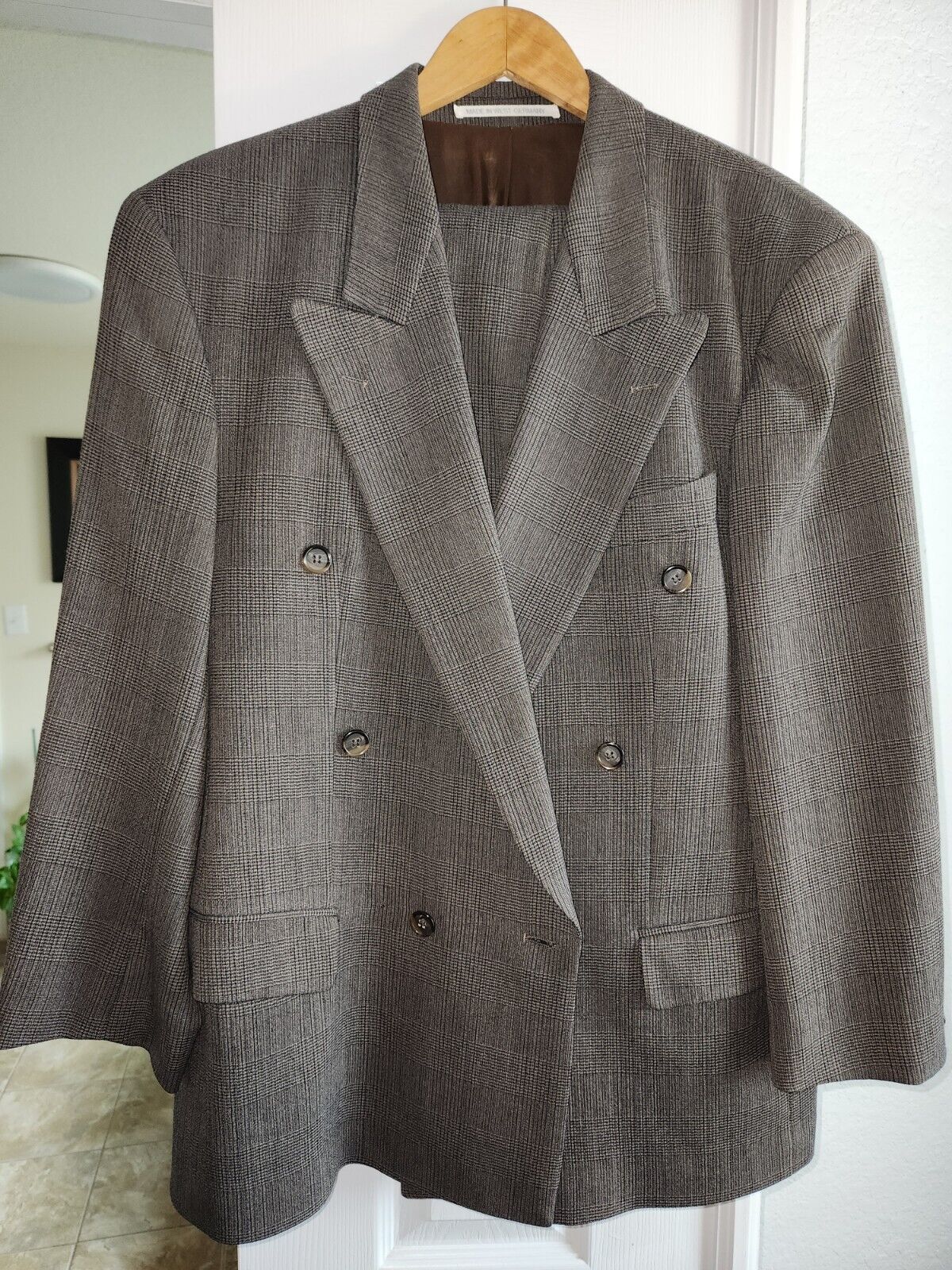Hugo Boss 100% Virgin Wool Brown Suit, Double bre… - image 1