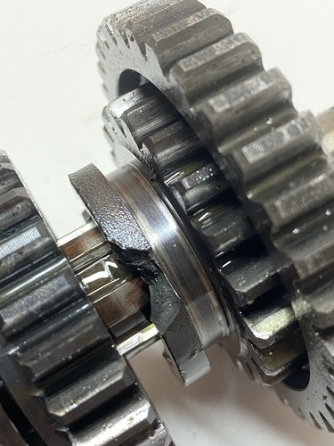 1980 80 YAMAHA IT 175 It175 TRANS TRANSMISSION FORK SHAFT DAMAGED GEAR FREE SHIP - Picture 3 of 10