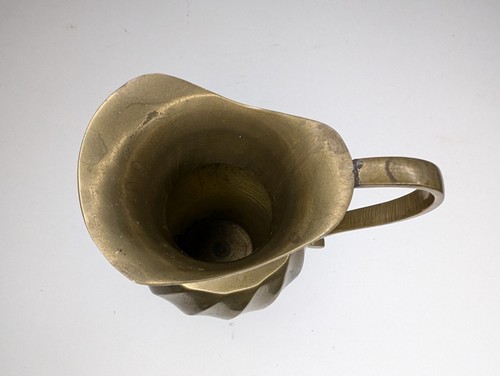 Jarra crema de latón vintage hecha en la India 4,5" de alto - Imagen 6 de 9