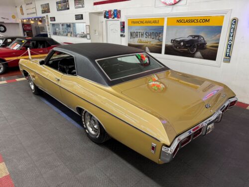 1969 Chevrolet Impala -SUPER SPORT - 427 BBC ENGINE - 4 SPEED MANUAL -SE - Picture 3 of 40