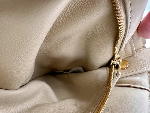 Bottega Veneta Cassette Padded Classic Leder Interecciato Schultertasche beige - Bild 10 von 12