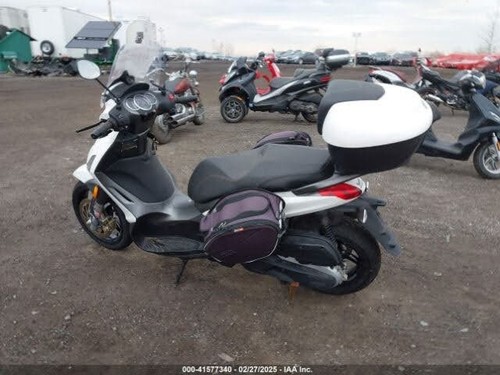 2017 - 2021 Piaggio BV 350 Rear Right Side Fairing & Tail Light 3Pcs OEM - Picture 2 of 21