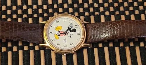 Vtg Seiko V7006098 Disney Mickey Mouse Wristwatch~Untested-Missing Winding Crown - Picture 2 of 5