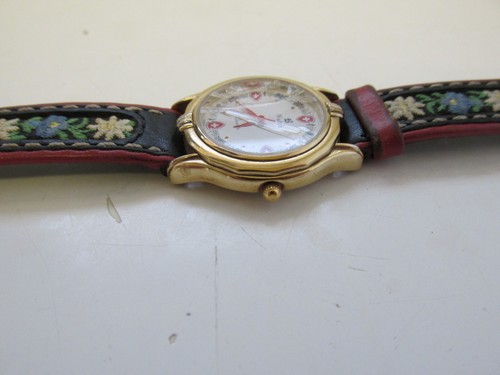 BEAUTIFUL VINTAGE Jacques Du Manoir Swiss Made WOMEN'S WATCH Broken glass - Picture 9 of 13