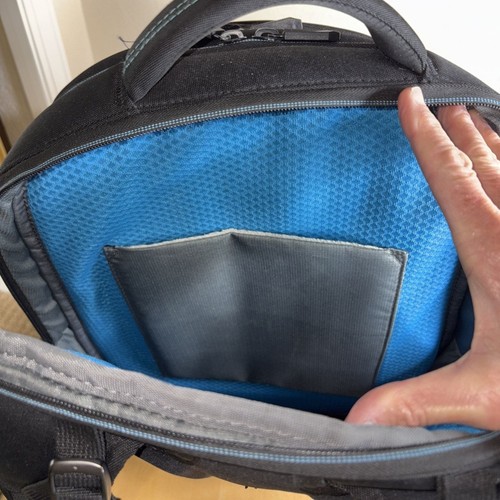 Dell Alienware 17" Vindicator 2.0 Backpack, Black (AWV17BP2.0) - Picture 7 of 18