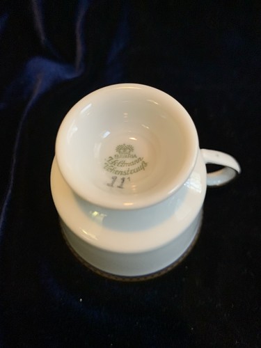 DEMITASSE 2 TASSEN 2 UNTERTASSEN Johann Seltmann VohenstrauB weiß blau gold Vintage - Bild 3 von 5