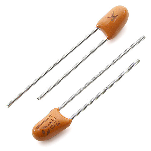 [100pcs] 3.3uF-16V-K Tantalum 3.3uF 16V K=10% R=2.5mm THT - Picture 1 of 1