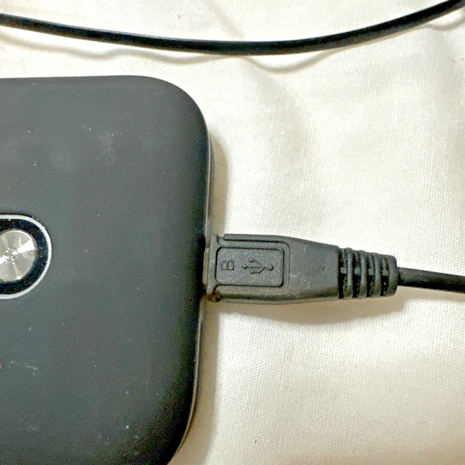 T-Mobile Hotspot & Charger CP331A Coolpad Surf 4G LTE Portable WiFi Tested/Works - Image 4 of 4