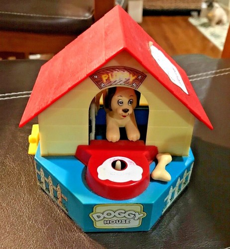 Rare Vintage 1950`s Mechanical Dog house Coin Bank Wind Up Works - Picture 5 of 7