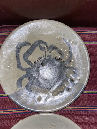 Set of 4 “HW” Studio Pottery Plates Crab Beach Seafood Blue Grey 9” - Picture 3 of 8