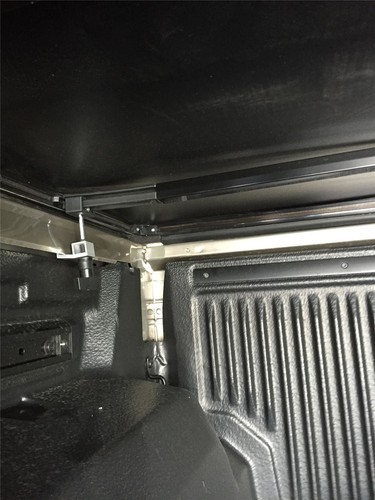 Dreifach faltbare weiche Tonneau Abdeckung passend für Nissan Navara D40 2005 - 2016 LANGES BETT Pickup - Bild 8 von 12