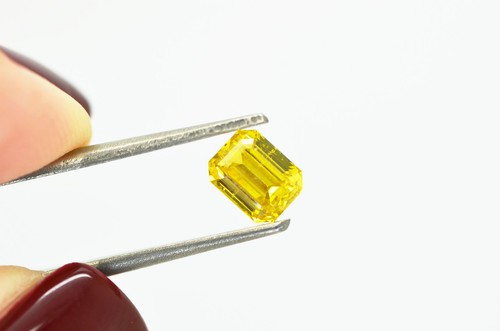 Diamante suelto en forma de esmeralda elegante color amarillo 1,03 quilates certificado VS2 mejorado - Imagen 7 de 8