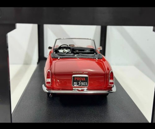 Cult Models! 1:18 Resin Model Car Alfa Romeo 2600 Spider Touring Red 1961 New - Picture 4 of 8