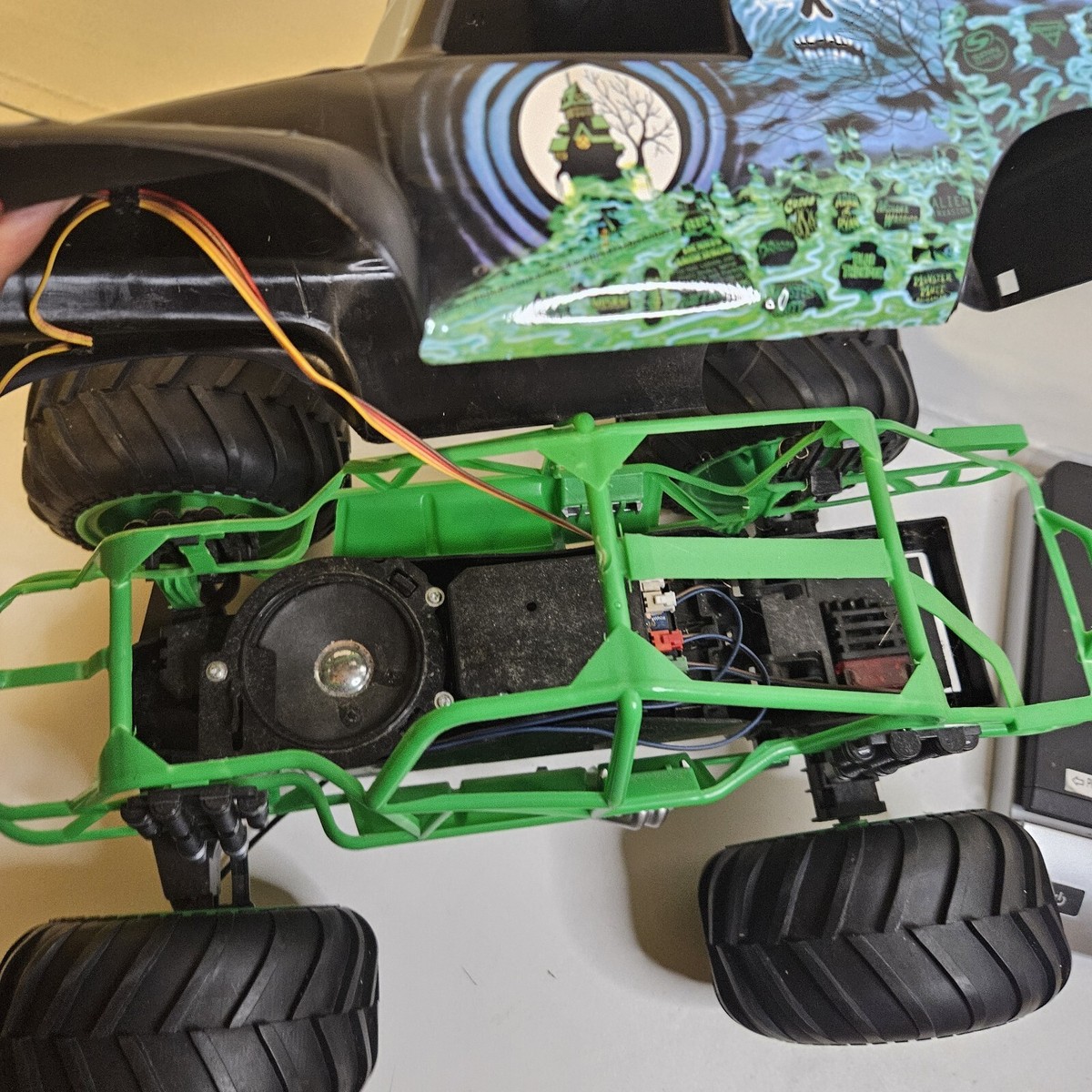 ホビーラジコン HIGH DETAIT BIG FOOT DHgate.com:High-Speed 1:18 Scale Bigfoot RC Car - Conquer