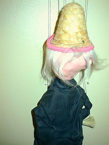 Vintage Halloween Witch & Broom Marionette Hand String Puppet 25" Decoration - Picture 5 of 6