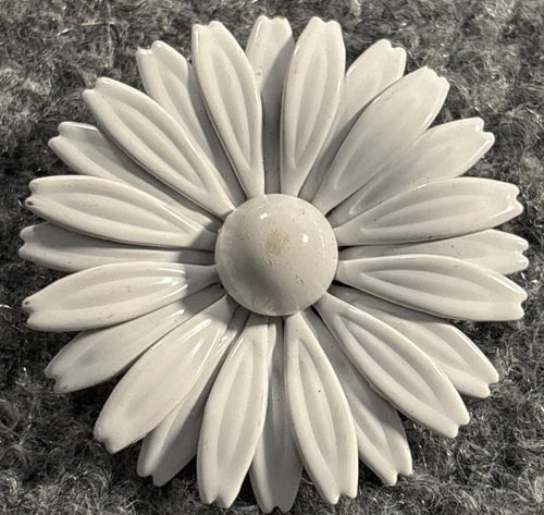 Vintage 1960s Style Brooch Pin Flower White Gold Tone Back Costume Jewelry