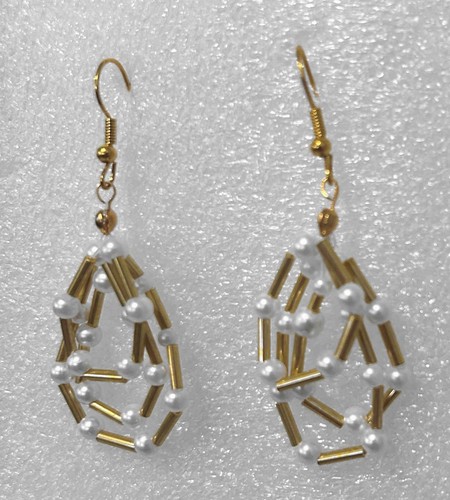 2."  Pendientes colgantes de cuentas de Scrapditty Ditty perlas de imitación y ganchos en tonos dorados - Imagen 1 de 3