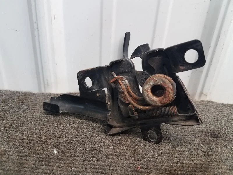 Subaru Forester 2007 pestillo del capó delantero  Foto 2 de 4