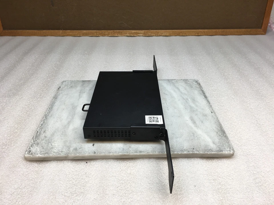 Ruckus Wireless ZoneDirector 1100 Wirelsess Controller w/ Rack Mountable Ears - Image 4 of 4