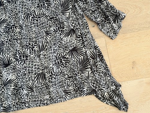 Blusa para mujer azul jengibre negra blanca rayón con botones estampado de piña talla Lg - Imagen 8 de 10
