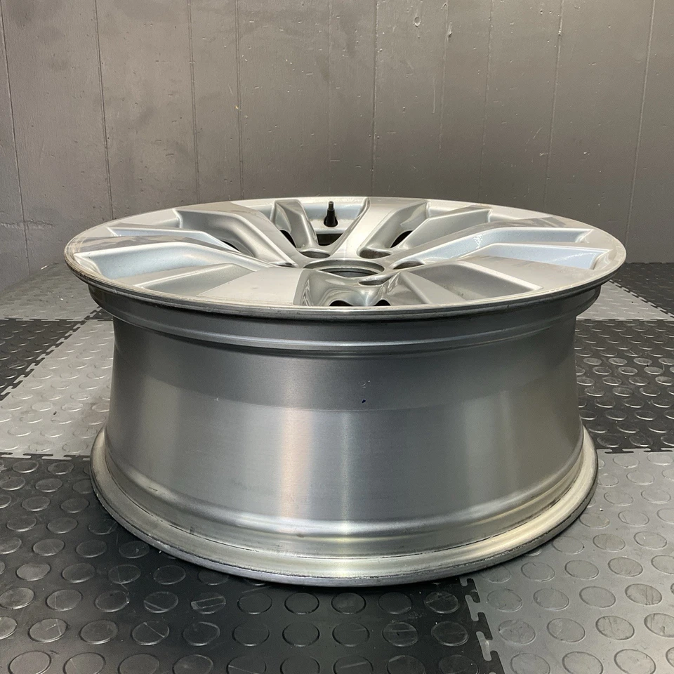 Оригинальный обод колеса из сплава для Infiniti QX80 2014-2017 годов выпуска No4 20x8 - Изображение 3 из 4