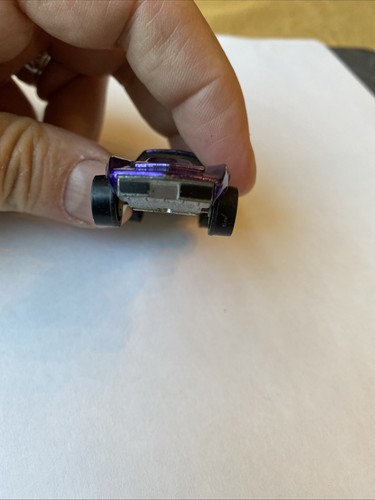 Hotwheels Redline 1968 Custom Corvette Purple & White Interior - Picture 10 of 14