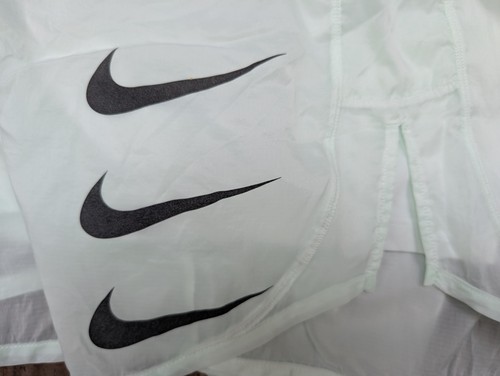 NIKE Glanz Nylon Shorts Running Damen S Fitness Sport Laufen Sporthose Walking - Picture 3 of 24