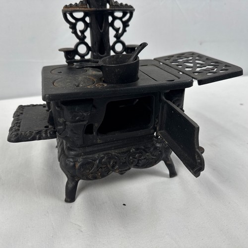 Vintage Crescent Cast Iron Miniature Toy Stove - Picture 4 of 15