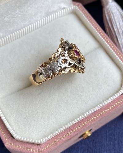 Vintage 18K Gold Ruby Ring Bella Handmade Floral Design Oval Cut Gemstone Gift - Picture 4 of 14