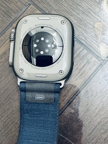 Apple Watch Ultra 2 49mm tytanowa obudowa z alpejską pętlą - niebieska, okazje M/L - Zdjęcie 2 z 9