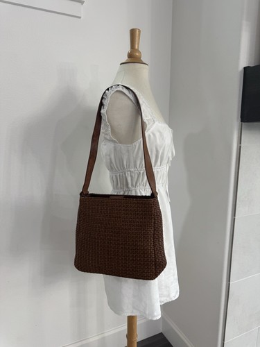 Fossil Woven Basket Weave Shoulder Bag #75082 - Picture 4 of 13